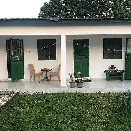 Anns Guesthouse Bakaugambia 외부 사진
