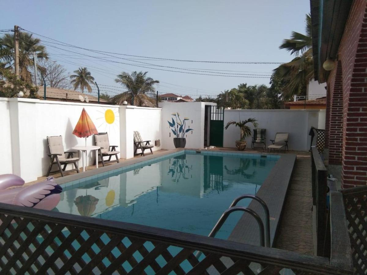 Anns Guesthouse Bakaugambia 외부 사진