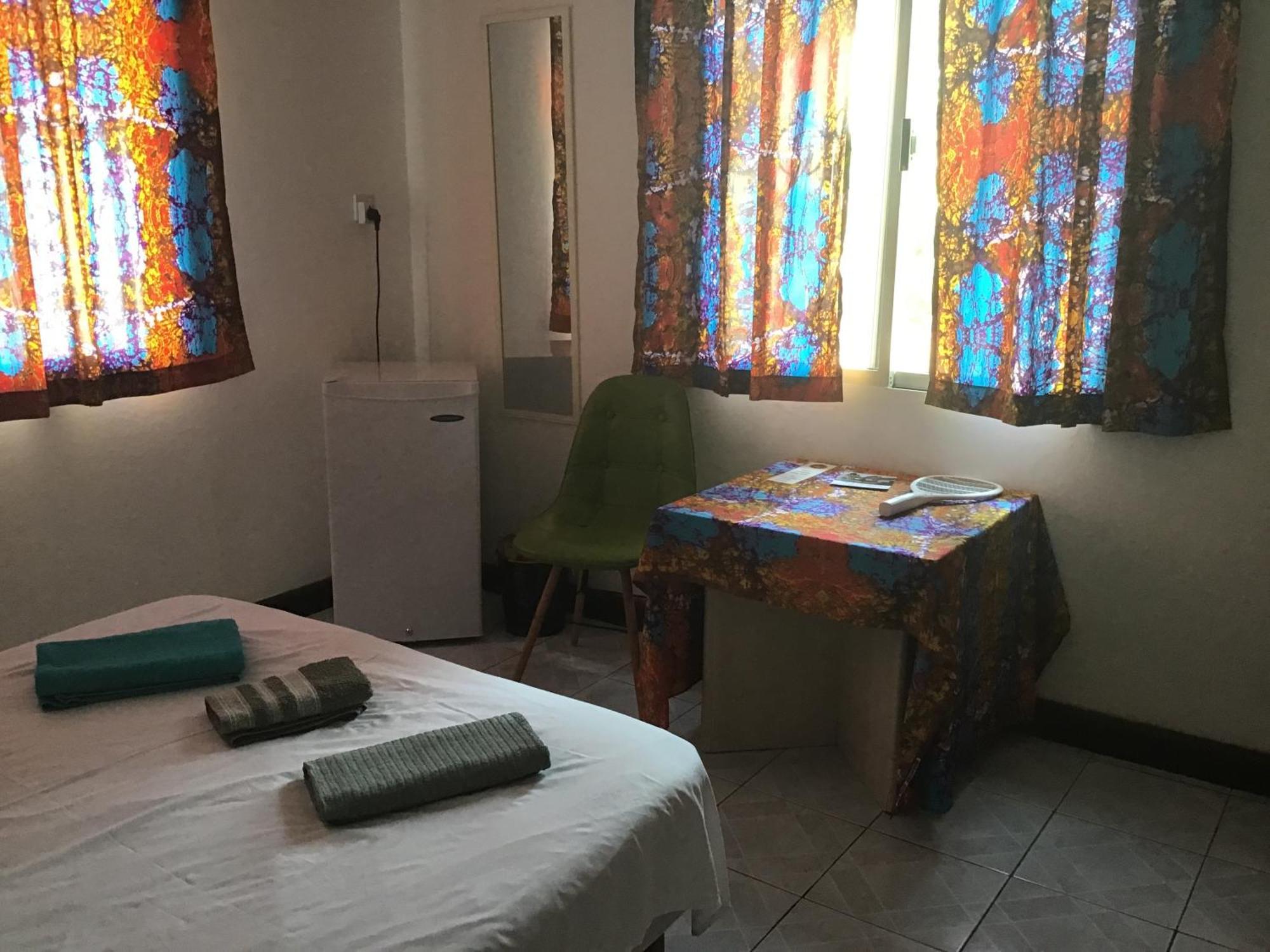 Anns Guesthouse Bakaugambia 외부 사진
