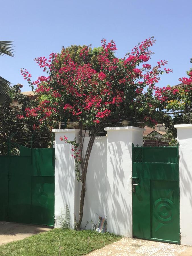Anns Guesthouse Bakaugambia 외부 사진