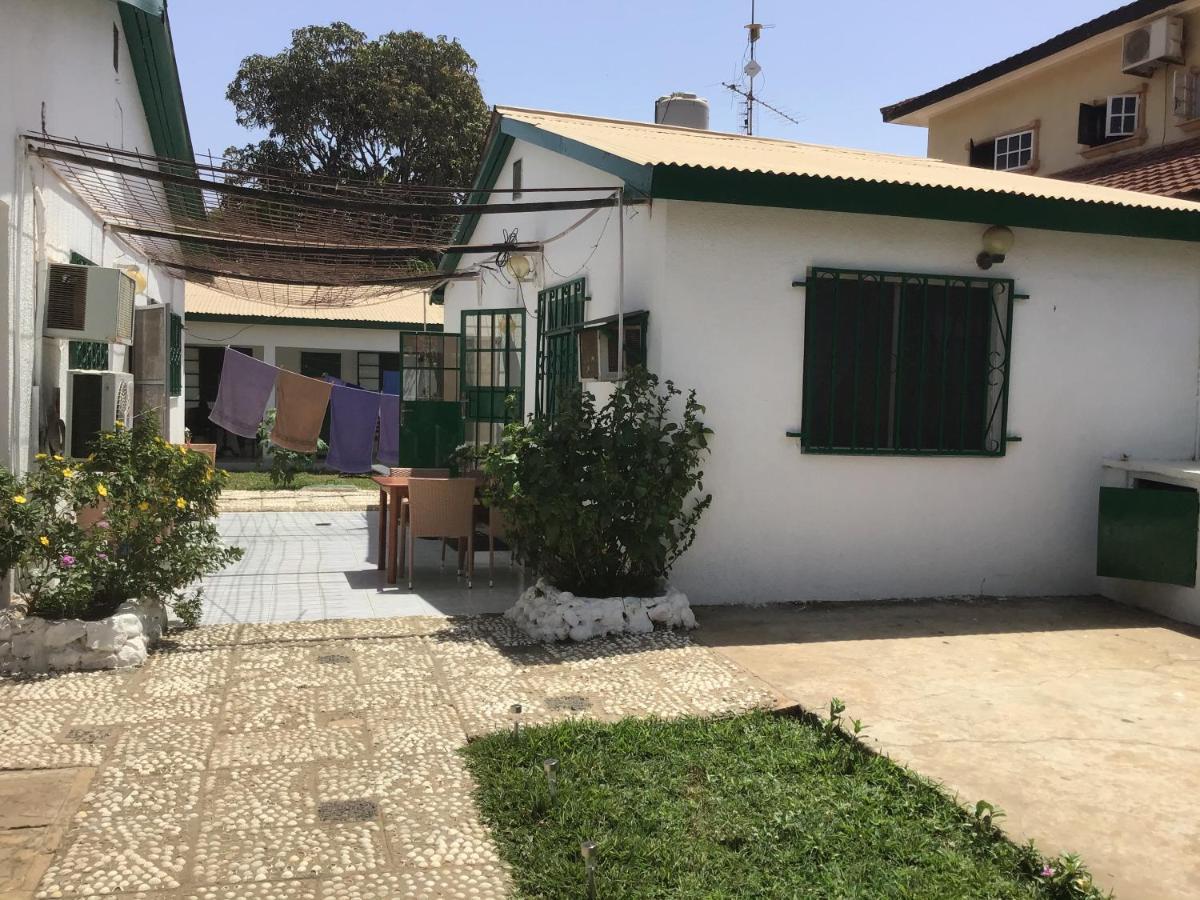 Anns Guesthouse Bakaugambia 외부 사진