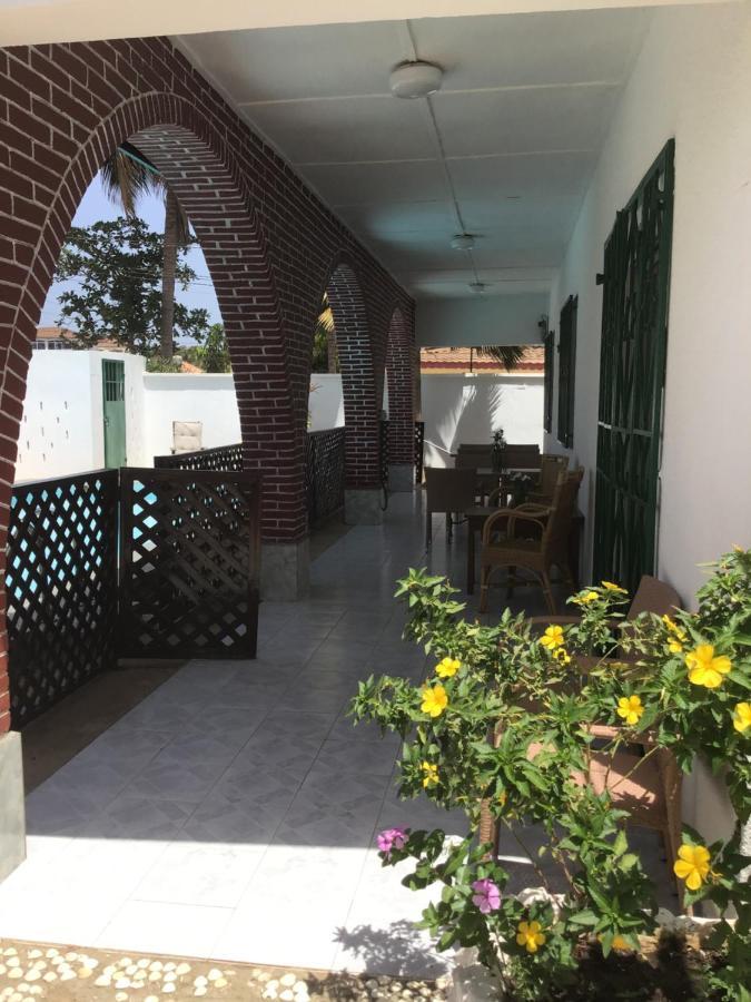 Anns Guesthouse Bakaugambia 외부 사진