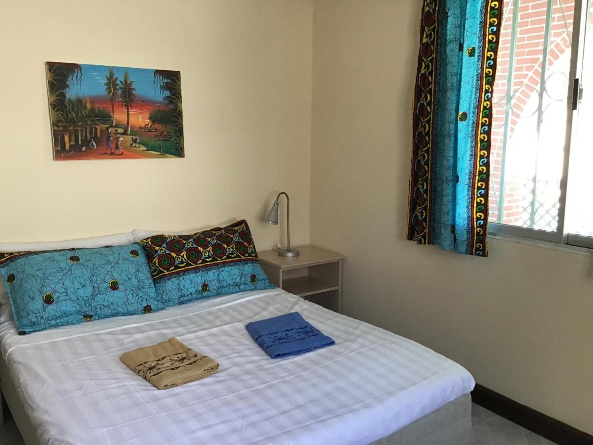 Anns Guesthouse Bakaugambia 외부 사진