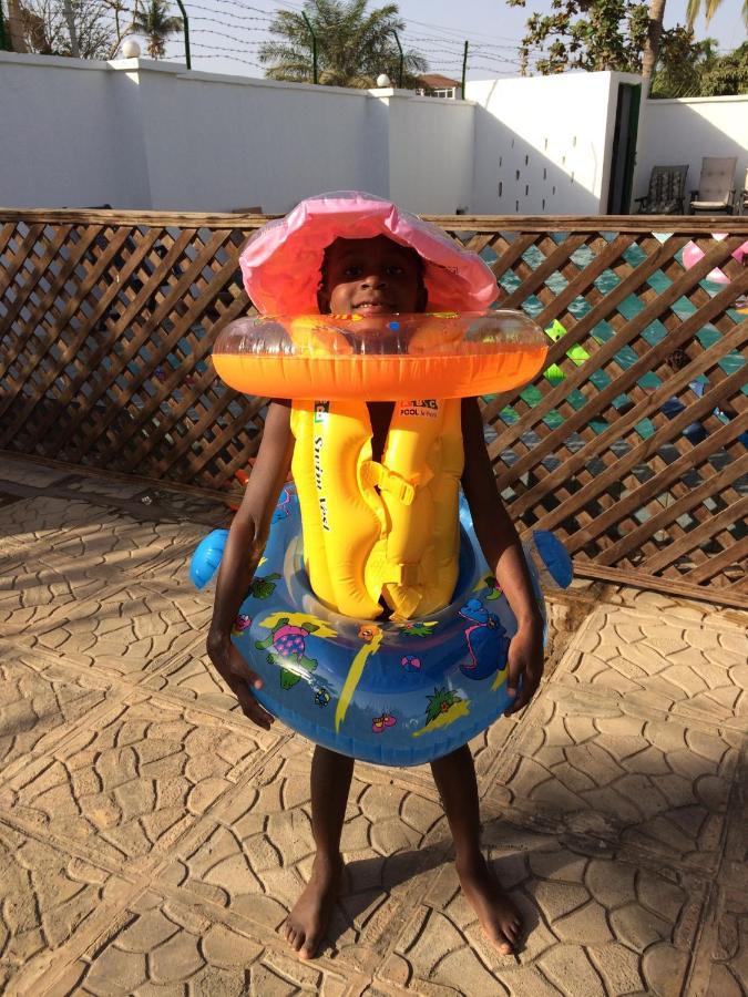 Anns Guesthouse Bakaugambia 외부 사진