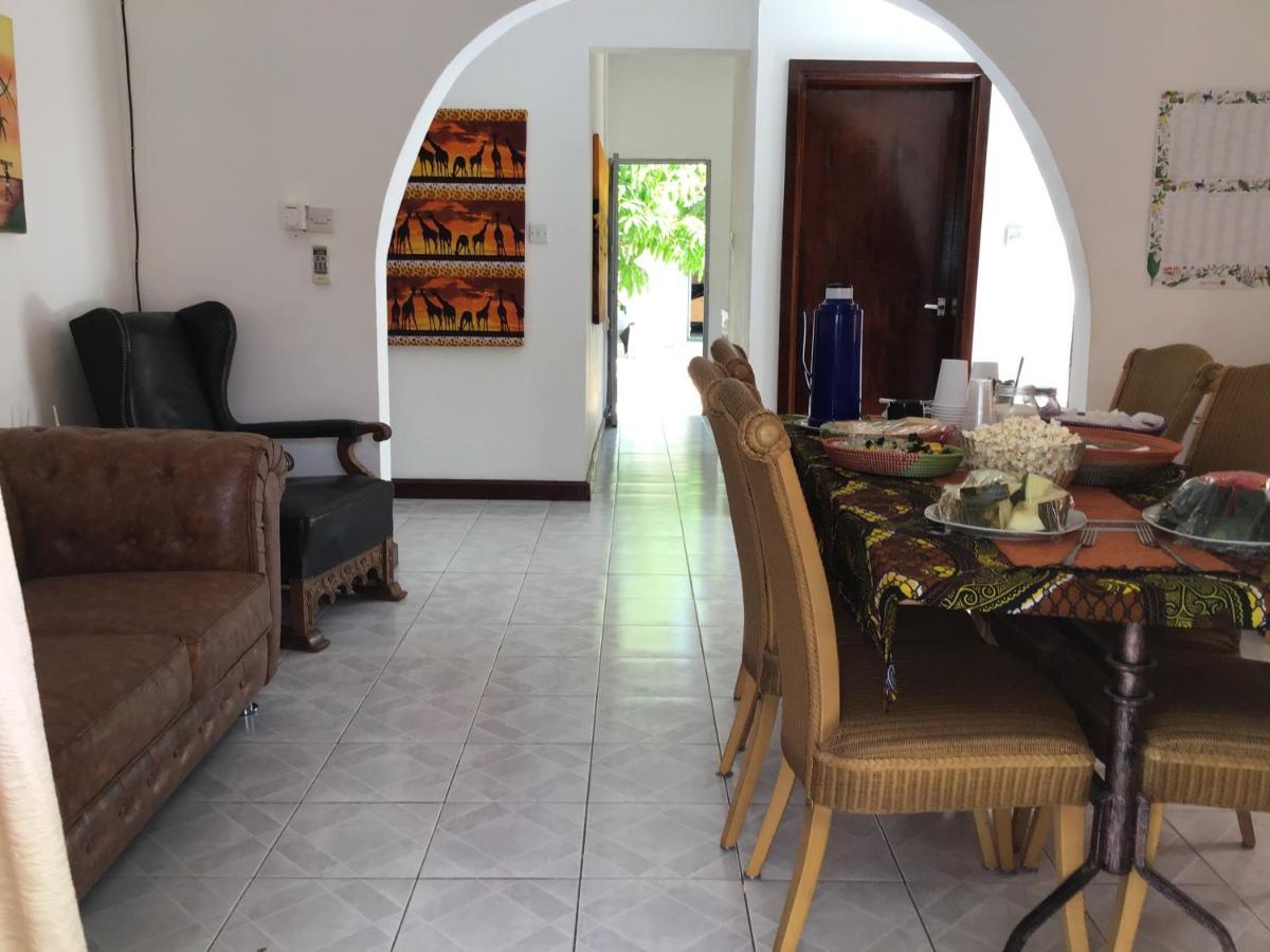 Anns Guesthouse Bakaugambia 외부 사진