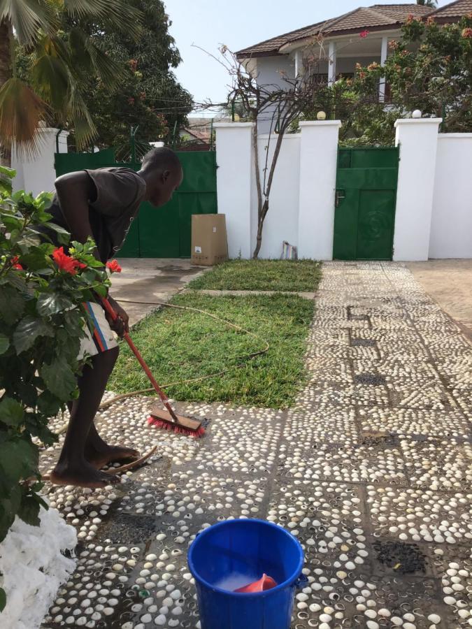Anns Guesthouse Bakaugambia 외부 사진