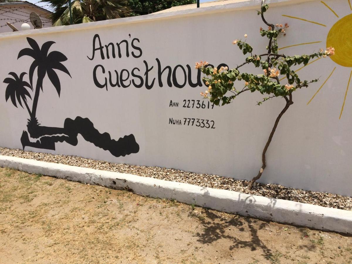 Anns Guesthouse Bakaugambia 외부 사진
